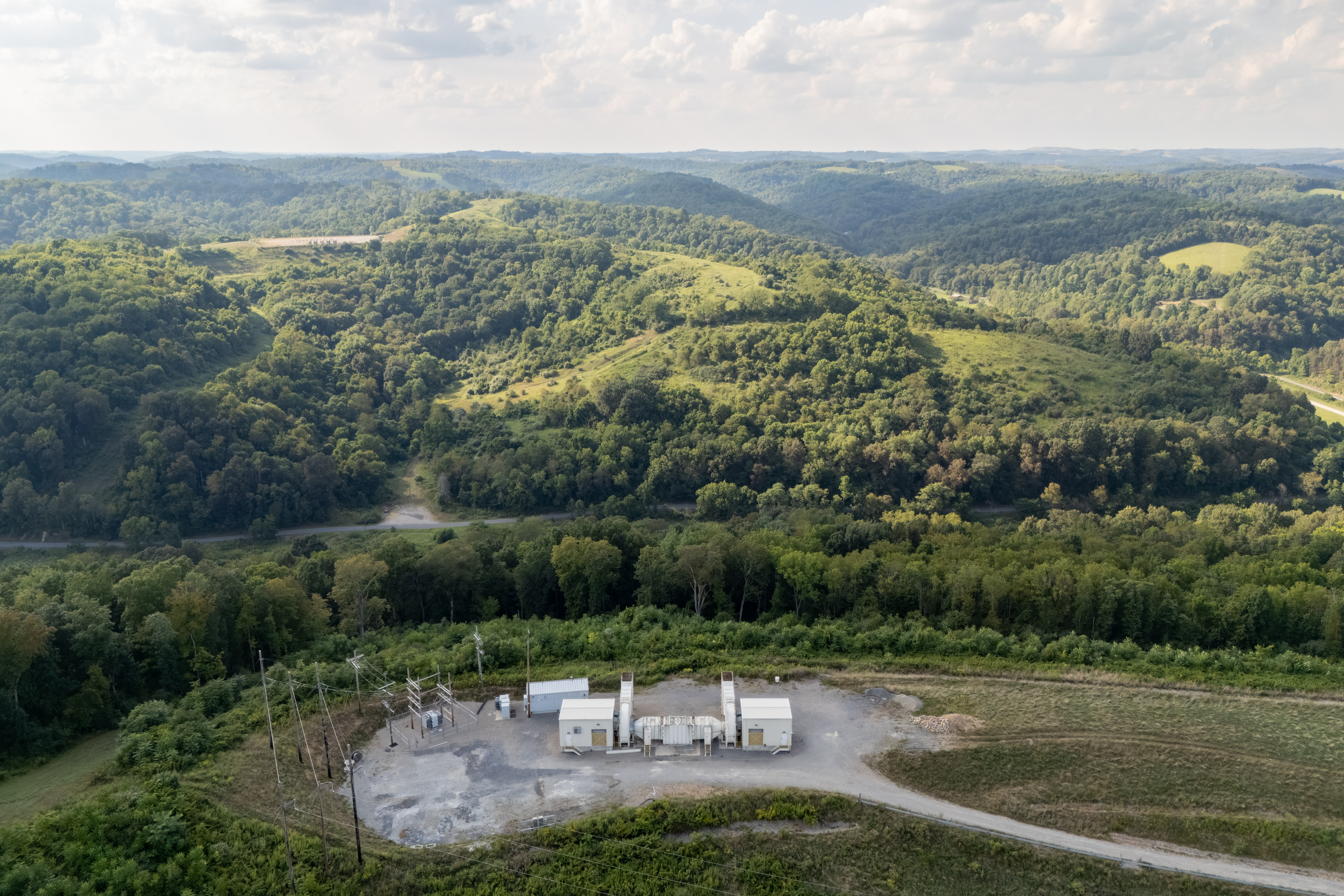 The pullout zone can be seen beneath the ridge where the Cumberland No. 9 Bleeder Shaft is located. The pullout zone can be seen beneath the ridge where the Cumberland No. 9 Bleeder Shaft is located.